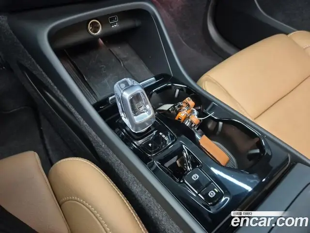 Volvo XC40 2021 2.0 автомат (гидро), миниатюра 8 Volvo XC40 2021 2.0 автомат (гидро), миниатюра 8