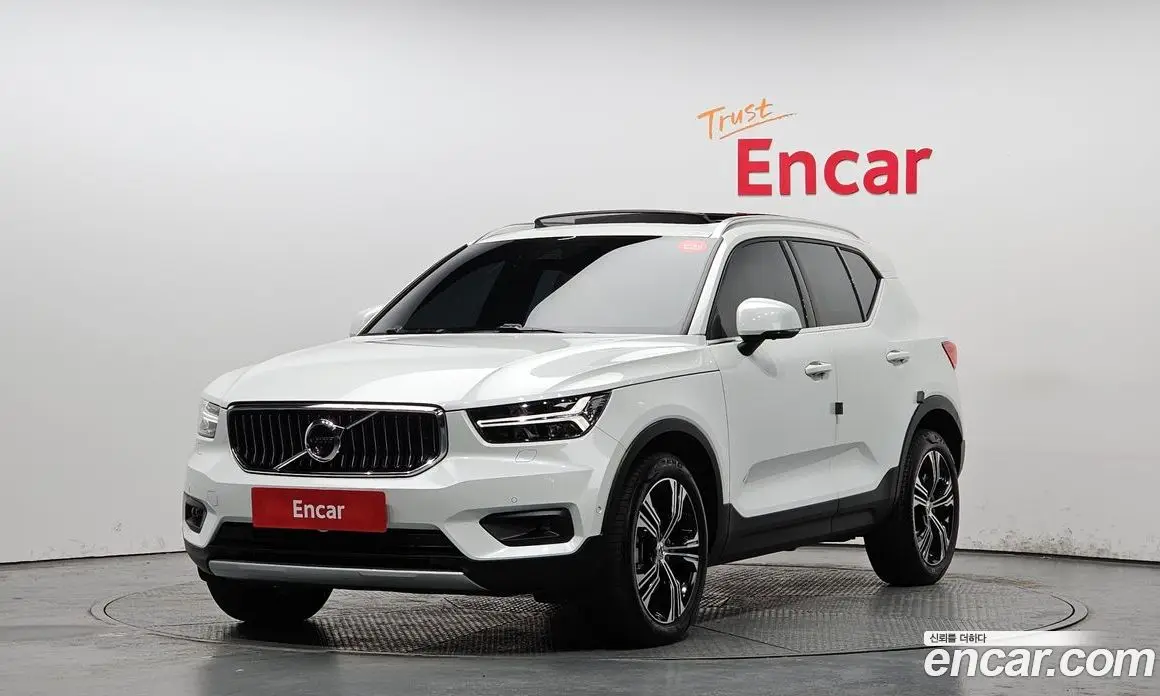 Volvo XC40 2021 2.0 автомат (гидро), фото 1 Volvo XC40 2021 2.0 автомат (гидро), фото 1