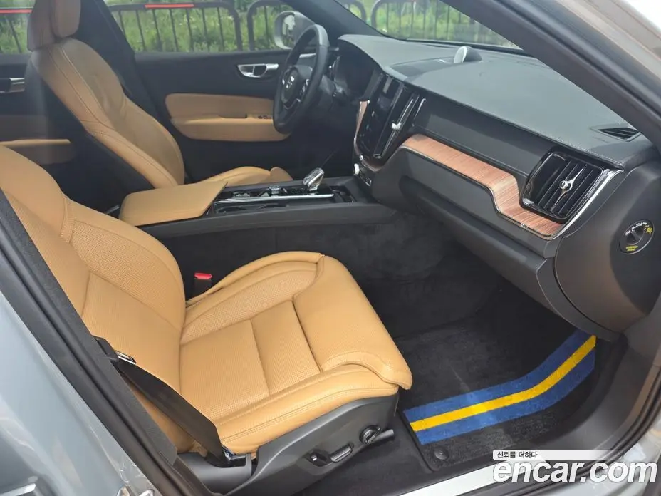 Volvo XC60 2023 2.0 автомат (гидро), фото 12 Volvo XC60 2023 2.0 автомат (гидро), фото 12