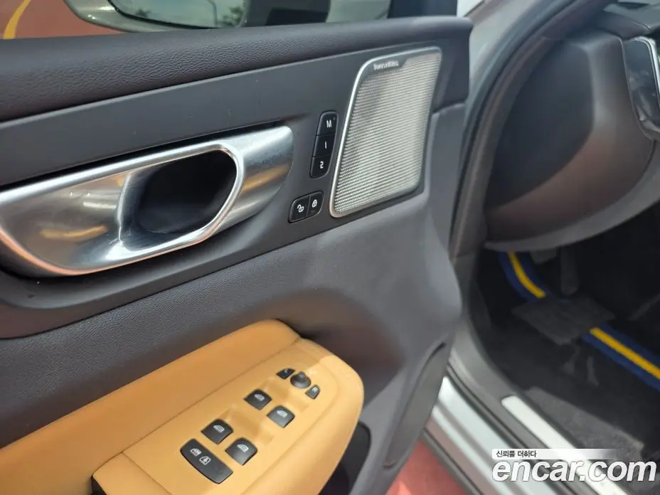 Volvo XC60 2023 2.0 автомат (гидро), фото 17 Volvo XC60 2023 2.0 автомат (гидро), фото 17
