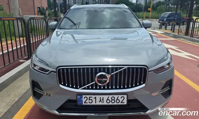 Volvo XC60 2023 2.0 автомат (гидро), миниатюра 3 Volvo XC60 2023 2.0 автомат (гидро), миниатюра 3