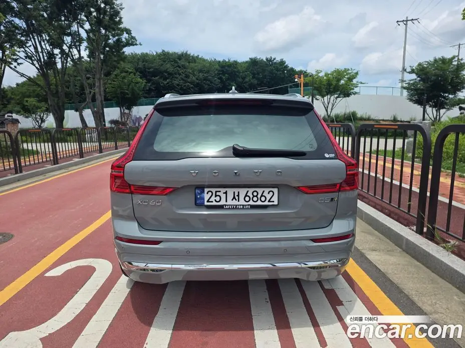 Volvo XC60 2023 2.0 автомат (гидро), фото 4 Volvo XC60 2023 2.0 автомат (гидро), фото 4