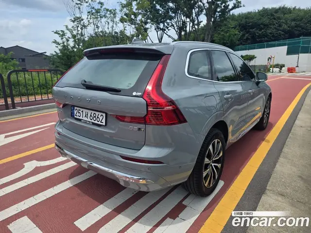 Volvo XC60 2023 2.0 автомат (гидро), миниатюра 6 Volvo XC60 2023 2.0 автомат (гидро), миниатюра 6