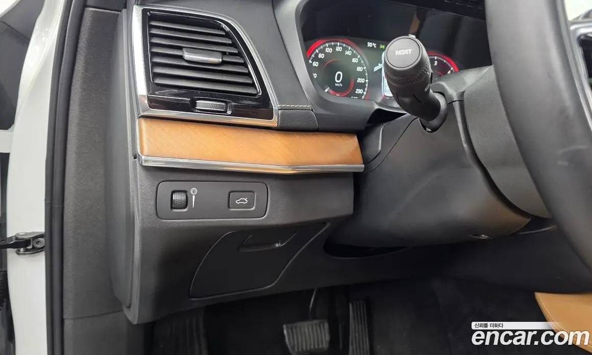 Volvo XC90 2018 2.0 автомат (гидро), фото 16 Volvo XC90 2018 2.0 автомат (гидро), фото 16