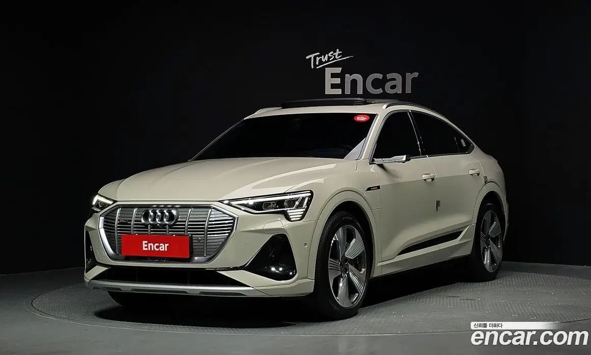Audi e-tron 2022 0.2 автомат (гидро), фото 1 Audi e-tron 2022 0.2 автомат (гидро), фото 1