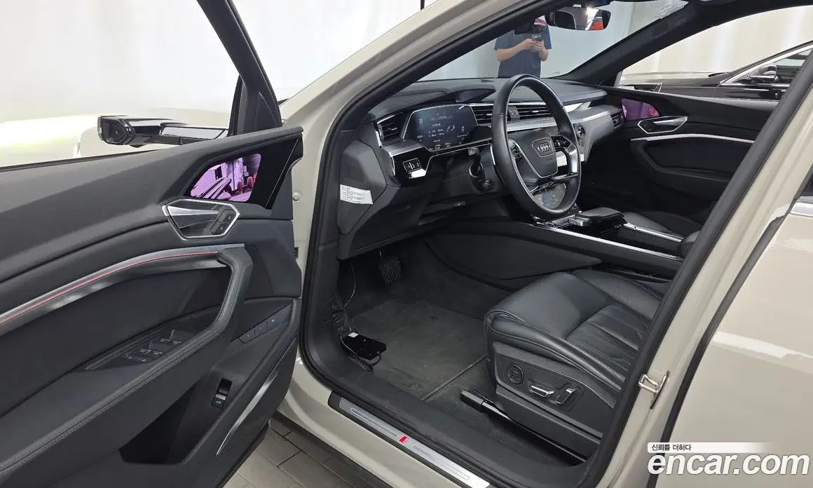Audi e-tron 2022 0.2 автомат (гидро), фото 13 Audi e-tron 2022 0.2 автомат (гидро), фото 13
