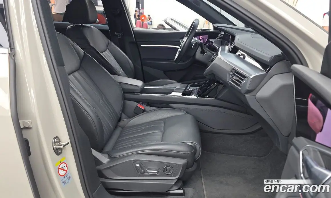 Audi e-tron 2022 0.2 автомат (гидро), фото 17 Audi e-tron 2022 0.2 автомат (гидро), фото 17