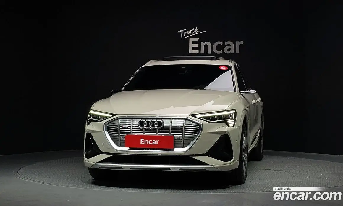 Audi e-tron 2022 0.2 автомат (гидро), фото 3 Audi e-tron 2022 0.2 автомат (гидро), фото 3