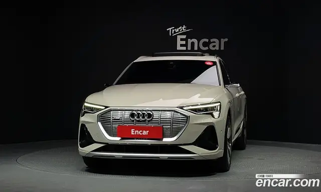 Audi e-tron 2022 0.2 автомат (гидро), миниатюра 3 Audi e-tron 2022 0.2 автомат (гидро), миниатюра 3