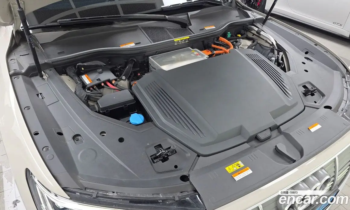 Audi e-tron 2022 0.2 автомат (гидро), фото 6 Audi e-tron 2022 0.2 автомат (гидро), фото 6