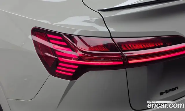 Audi e-tron 2022 0.2 автомат (гидро), миниатюра 9 Audi e-tron 2022 0.2 автомат (гидро), миниатюра 9