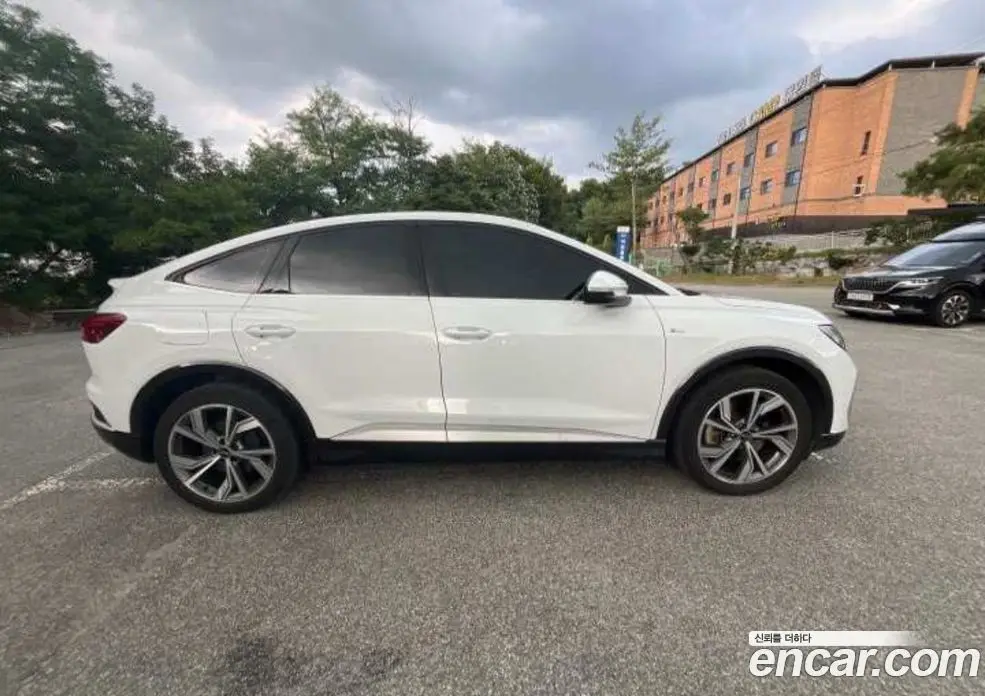 Audi Q4 e-tron 2022 0.1 автомат (гидро), фото 12 Audi Q4 e-tron 2022 0.1 автомат (гидро), фото 12