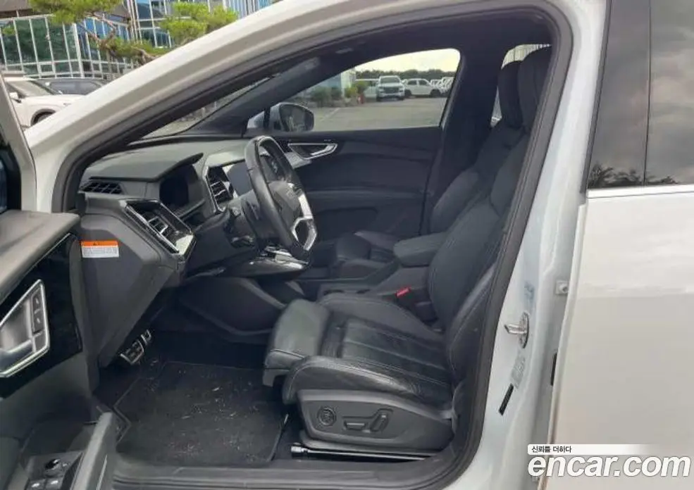 Audi Q4 e-tron 2022 0.1 автомат (гидро), фото 4 Audi Q4 e-tron 2022 0.1 автомат (гидро), фото 4