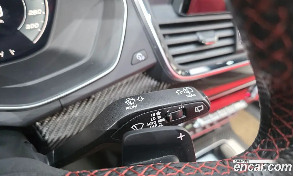 Audi SQ5 2023 3.0 автомат (гидро), фото 17