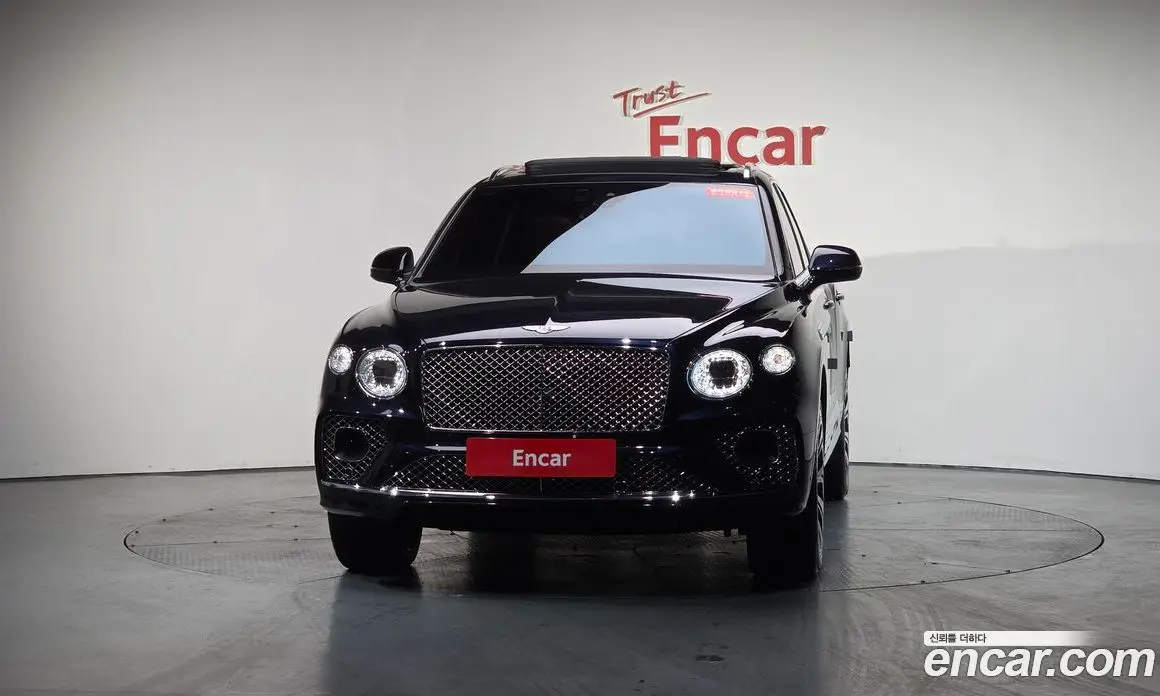 Bentley Bentayga 2022 4.0 автомат (гидро), фото 2 Bentley Bentayga 2022 4.0 автомат (гидро), фото 2
