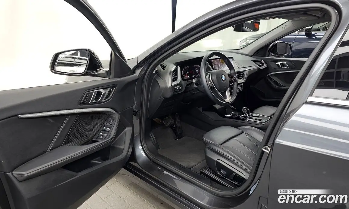 BMW 1 серия 2021 2.0 автомат (гидро), фото 13