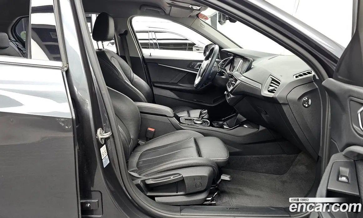 BMW 1 серия 2021 2.0 автомат (гидро), фото 17