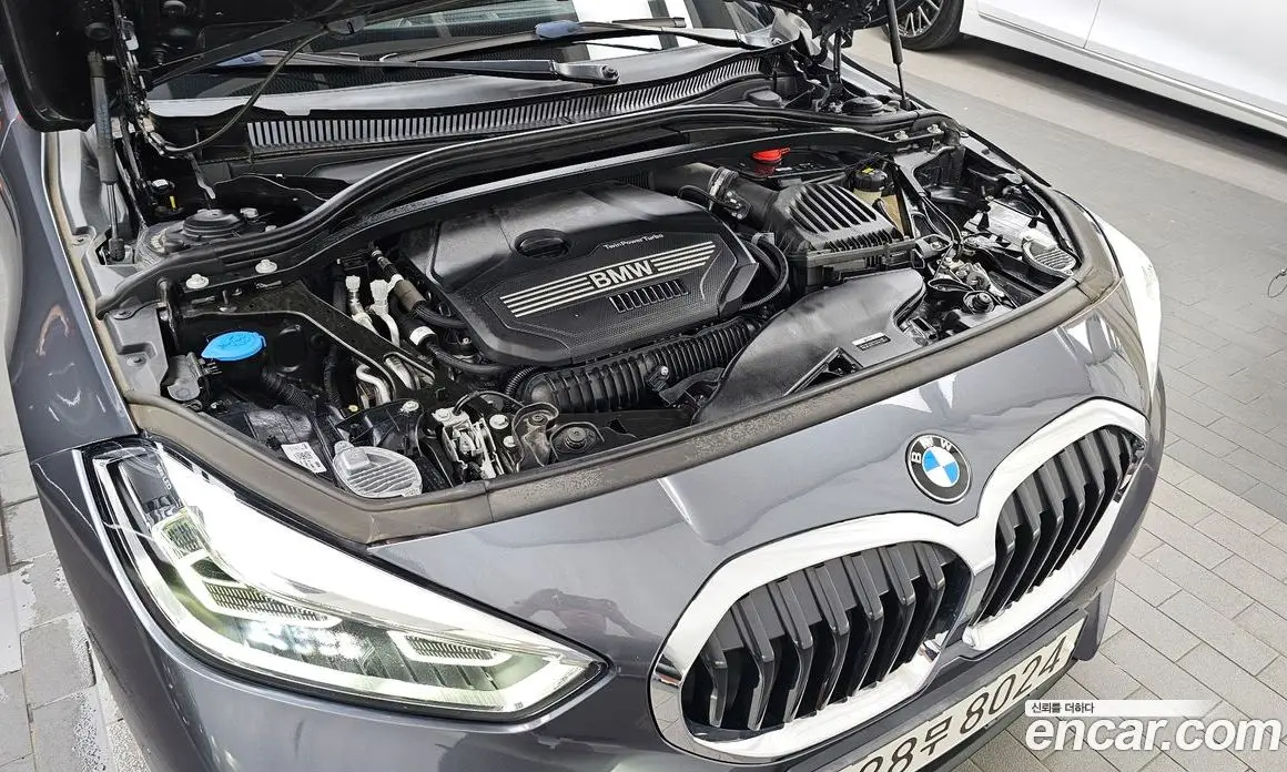 BMW 1 серия 2021 2.0 автомат (гидро), фото 6