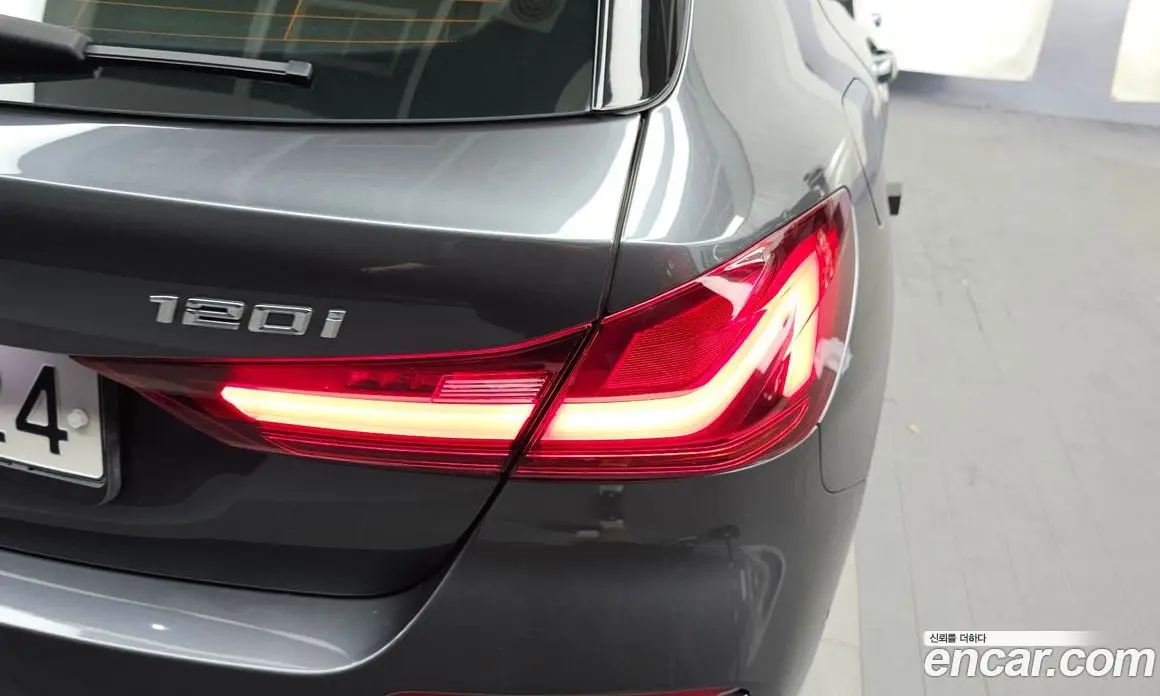 BMW 1 серия 2021 2.0 автомат (гидро), фото 9