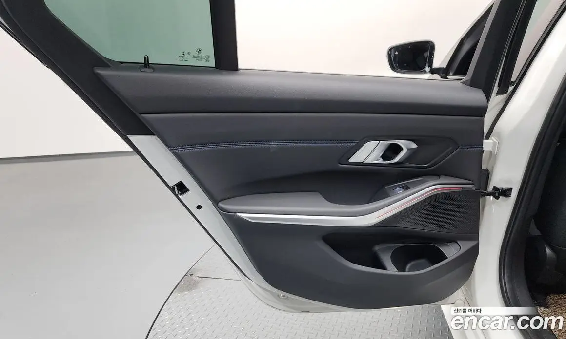 BMW 3 серия 2021 2.0 автомат (гидро), фото 14 BMW 3 серия 2021 2.0 автомат (гидро), фото 14