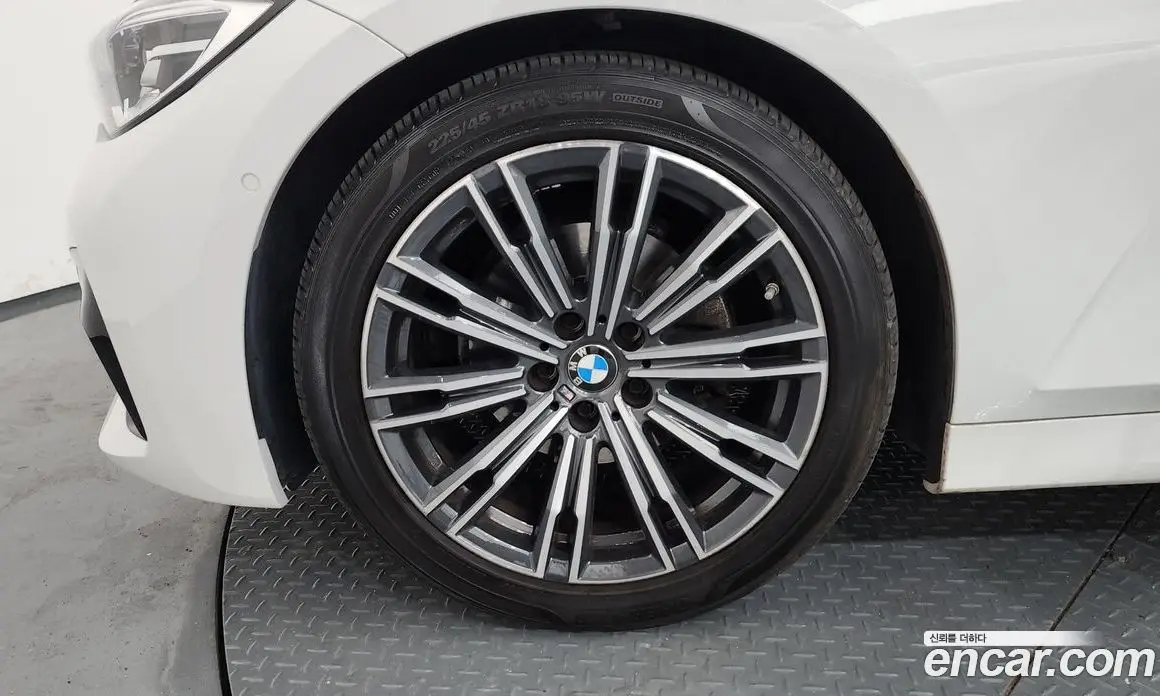 BMW 3 серия 2021 2.0 автомат (гидро), фото 4 BMW 3 серия 2021 2.0 автомат (гидро), фото 4