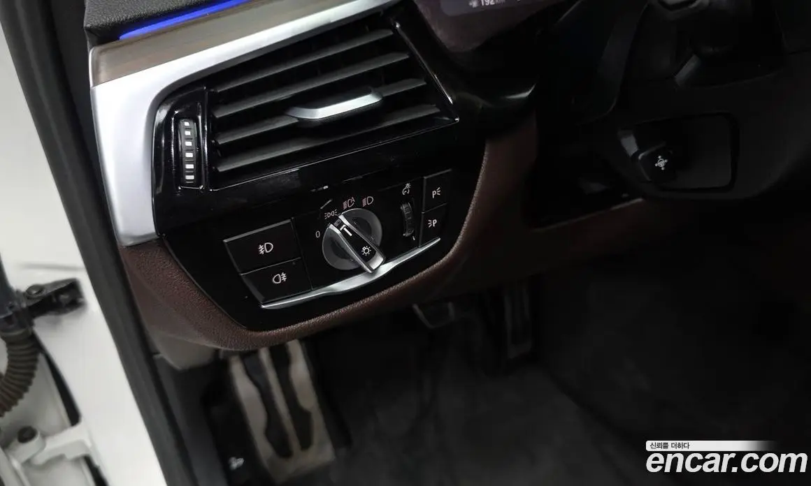 BMW 5 серия 2019 2.0 автомат (гидро), фото 25 BMW 5 серия 2019 2.0 автомат (гидро), фото 25