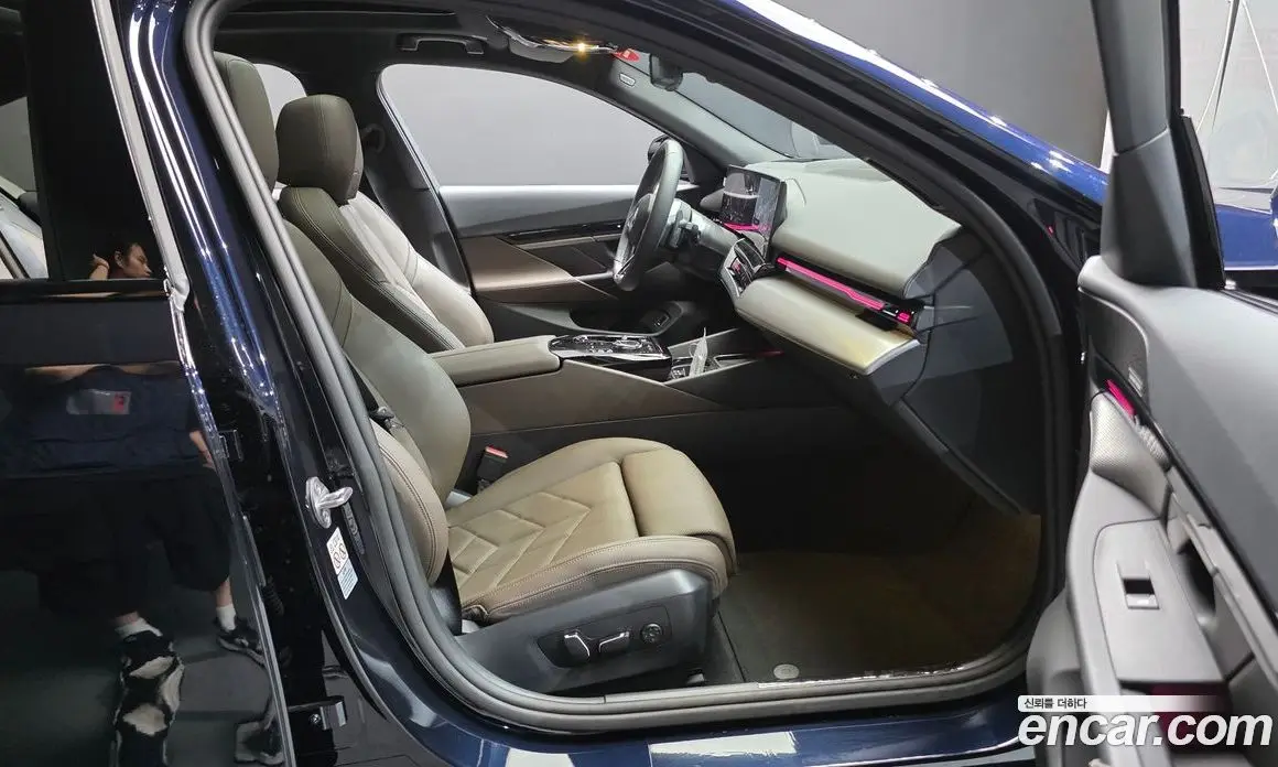 BMW 5 серия 2024 2.0 автомат (гидро), фото 16 BMW 5 серия 2024 2.0 автомат (гидро), фото 16