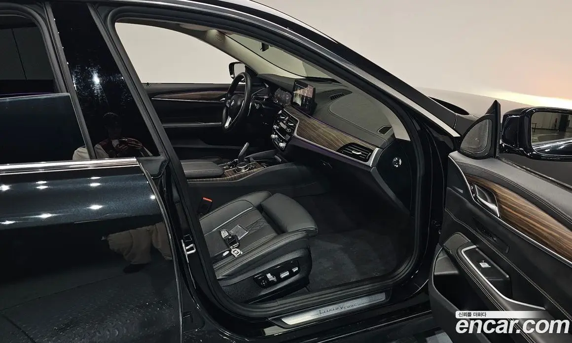 BMW 6 серия 2023 3.0 автомат (гидро), фото 16
