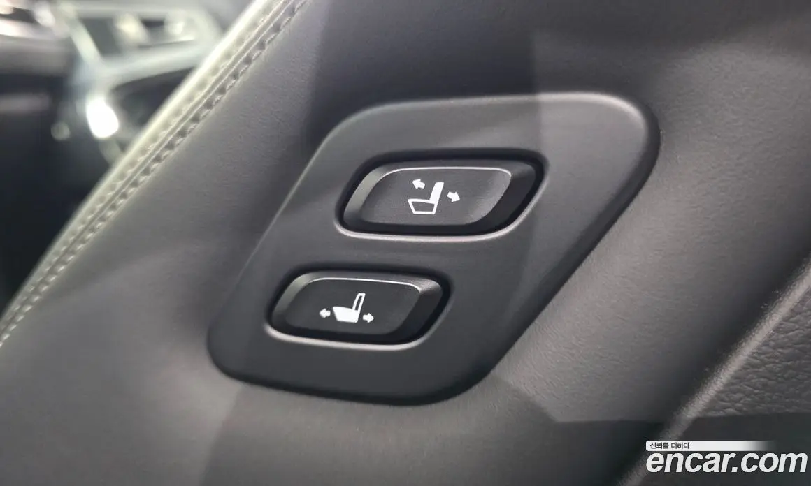 Genesis G70 2018 3.3 автомат (гидро), фото 17 Genesis G70 2018 3.3 автомат (гидро), фото 17