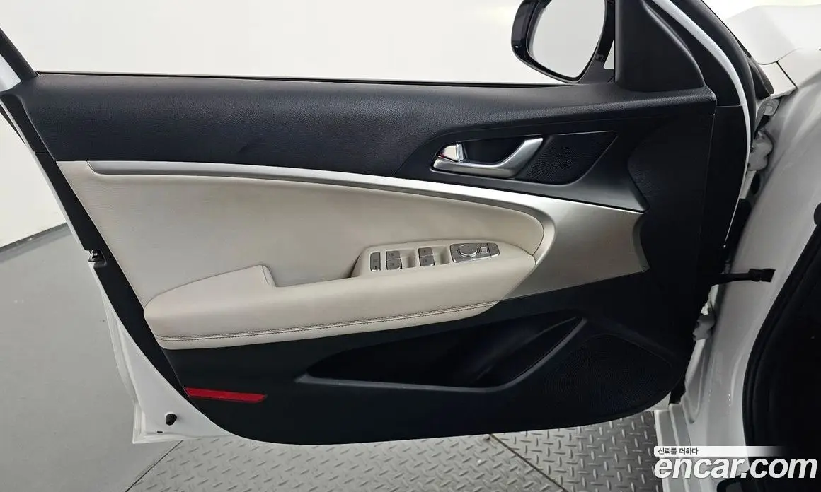 Genesis G70 2022 2.0 автомат (гидро), фото 14 Genesis G70 2022 2.0 автомат (гидро), фото 14