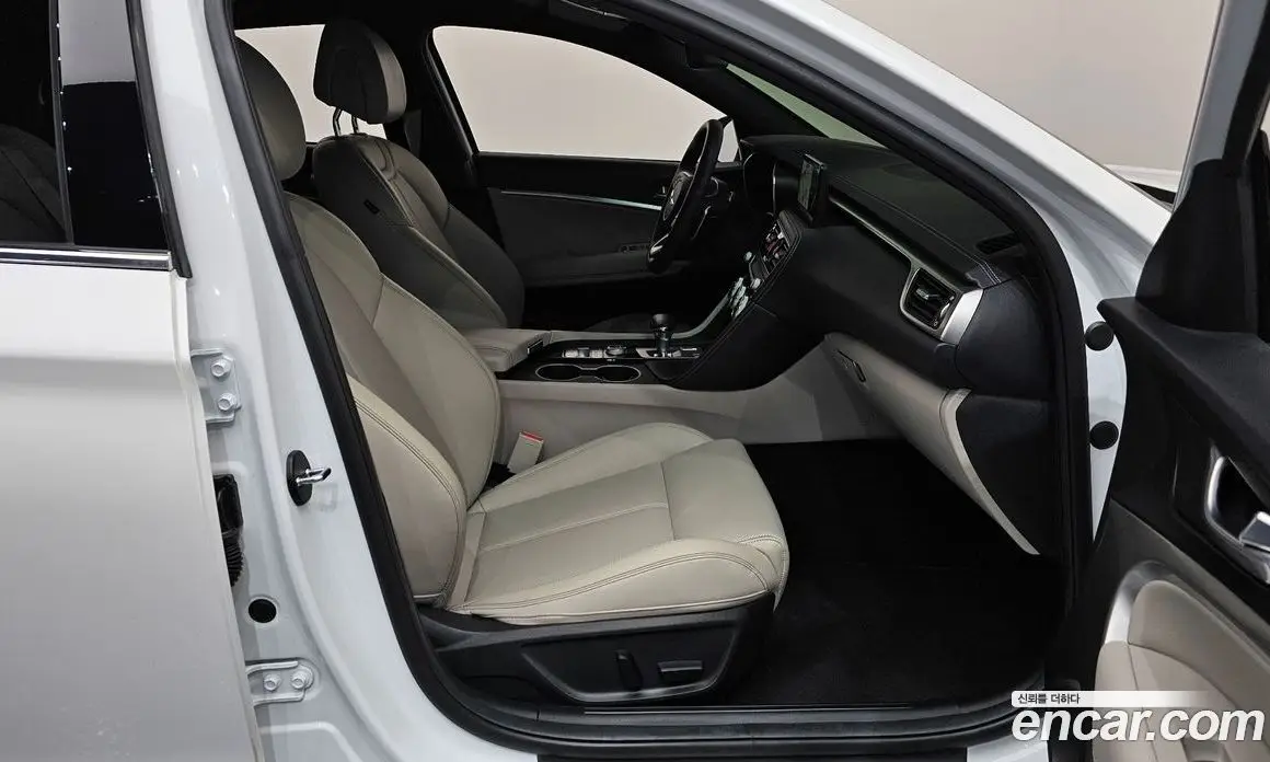 Genesis G70 2022 2.0 автомат (гидро), фото 16 Genesis G70 2022 2.0 автомат (гидро), фото 16