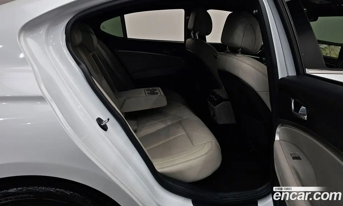Genesis G70 2022 2.0 автомат (гидро), фото 17 Genesis G70 2022 2.0 автомат (гидро), фото 17