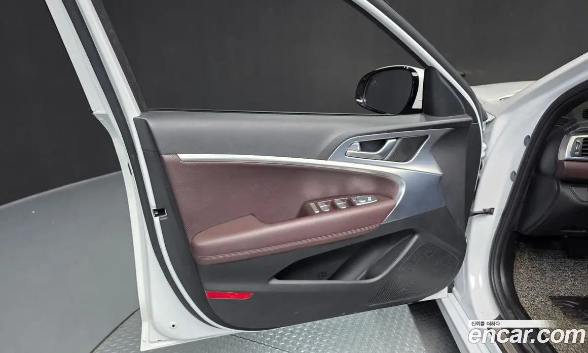 Genesis G70 2022 2.0 автомат (гидро), фото 14 Genesis G70 2022 2.0 автомат (гидро), фото 14