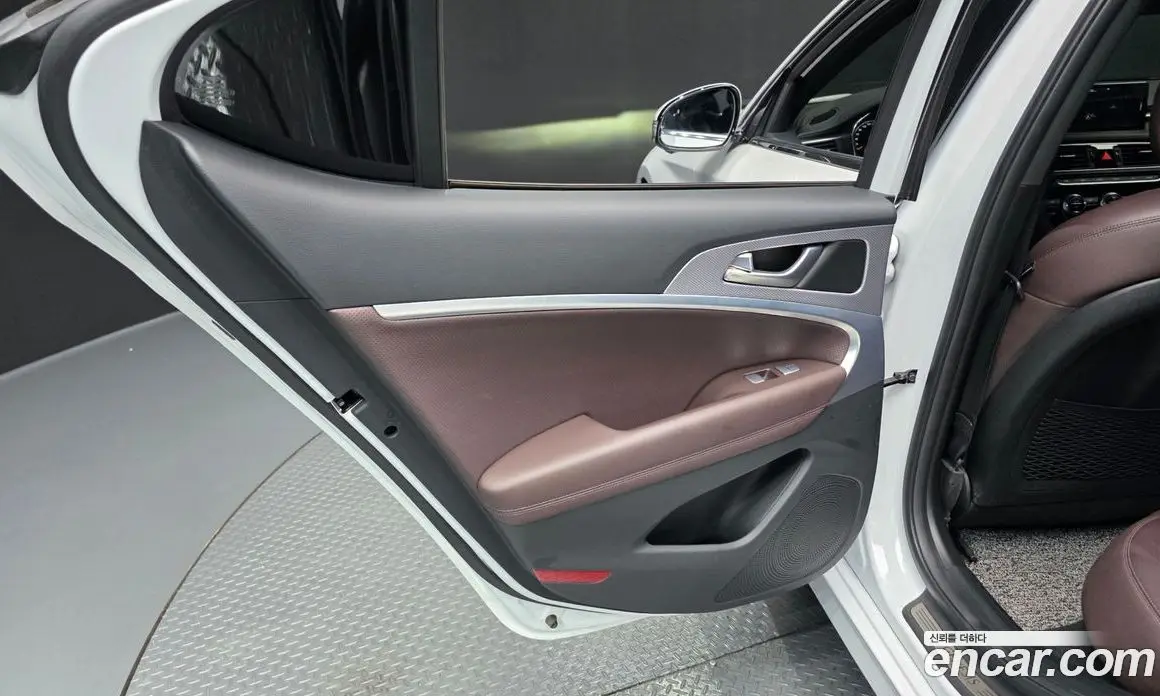 Genesis G70 2022 2.0 автомат (гидро), фото 15 Genesis G70 2022 2.0 автомат (гидро), фото 15