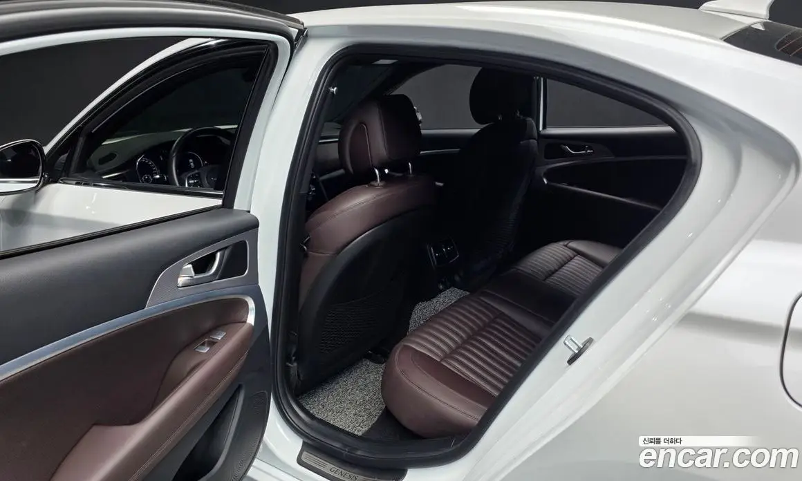 Genesis G70 2022 2.0 автомат (гидро), фото 16 Genesis G70 2022 2.0 автомат (гидро), фото 16