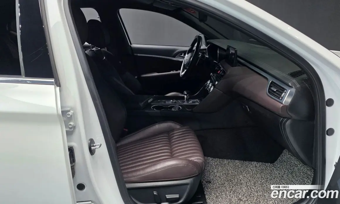Genesis G70 2022 2.0 автомат (гидро), фото 17 Genesis G70 2022 2.0 автомат (гидро), фото 17