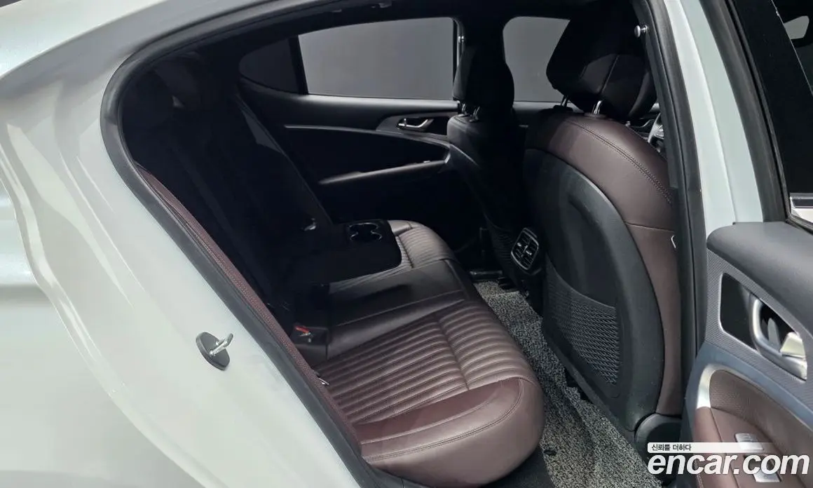 Genesis G70 2022 2.0 автомат (гидро), фото 18 Genesis G70 2022 2.0 автомат (гидро), фото 18