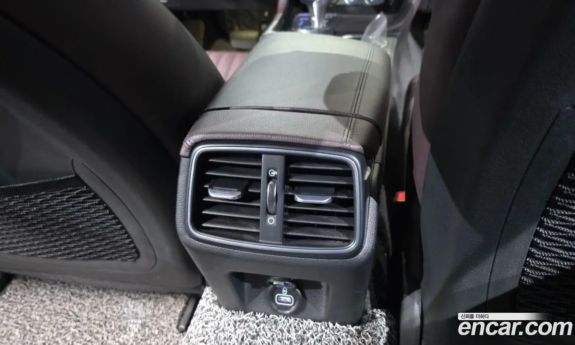 Genesis G70 2022 2.0 автомат (гидро), фото 38 Genesis G70 2022 2.0 автомат (гидро), фото 38