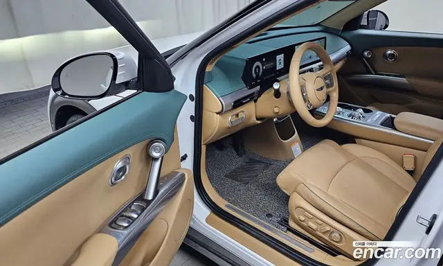 Genesis GV60 2023 0.1 автомат (гидро), миниатюра 12