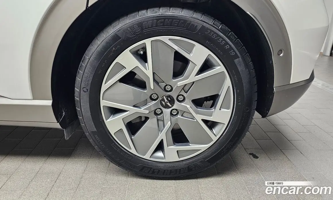 Genesis GV60 2023 0.1 автомат (гидро), фото 6