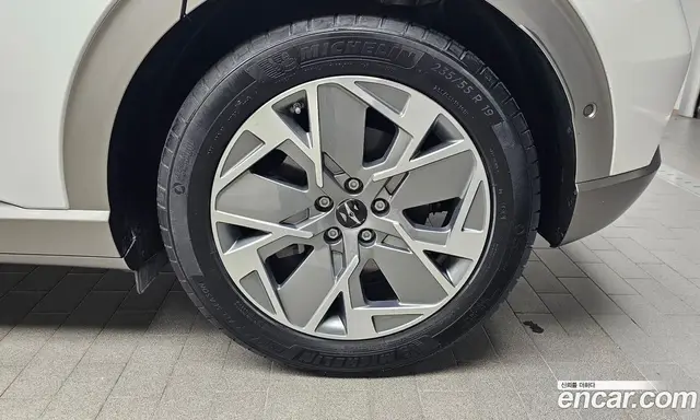 Genesis GV60 2023 0.1 автомат (гидро), миниатюра 6