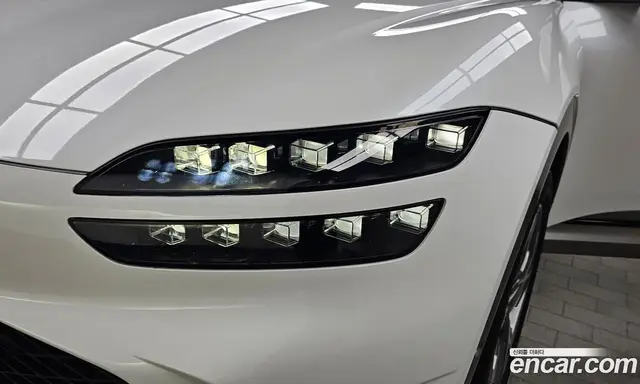 Genesis GV60 2023 0.1 автомат (гидро), миниатюра 7
