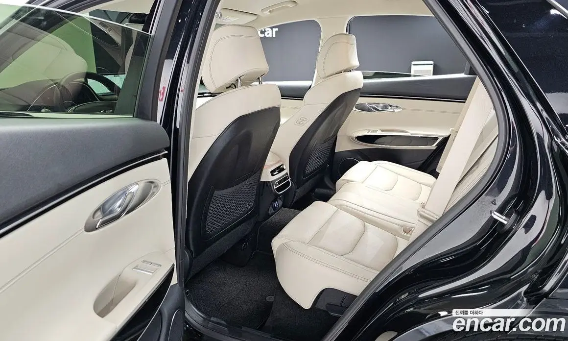 Genesis GV70 2022 2.5 автомат (гидро), фото 11 Genesis GV70 2022 2.5 автомат (гидро), фото 11