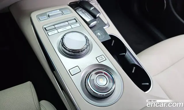 Genesis GV70 2022 2.5 автомат (гидро), миниатюра 9 Genesis GV70 2022 2.5 автомат (гидро), миниатюра 9