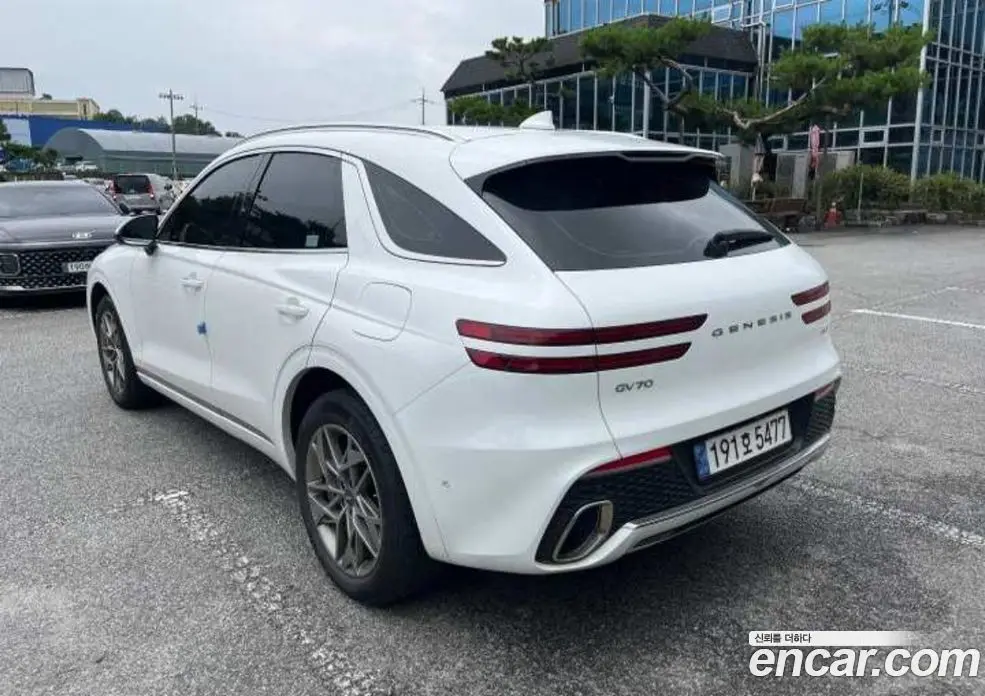 Genesis GV70 2022 2.5 автомат (гидро), фото 9 Genesis GV70 2022 2.5 автомат (гидро), фото 9