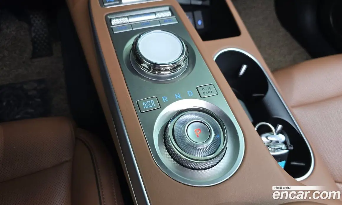 Genesis GV70 2023 2.5 автомат (гидро), фото 12 Genesis GV70 2023 2.5 автомат (гидро), фото 12