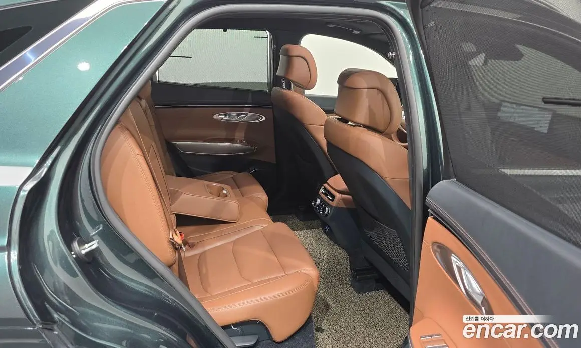 Genesis GV70 2023 2.5 автомат (гидро), фото 17 Genesis GV70 2023 2.5 автомат (гидро), фото 17