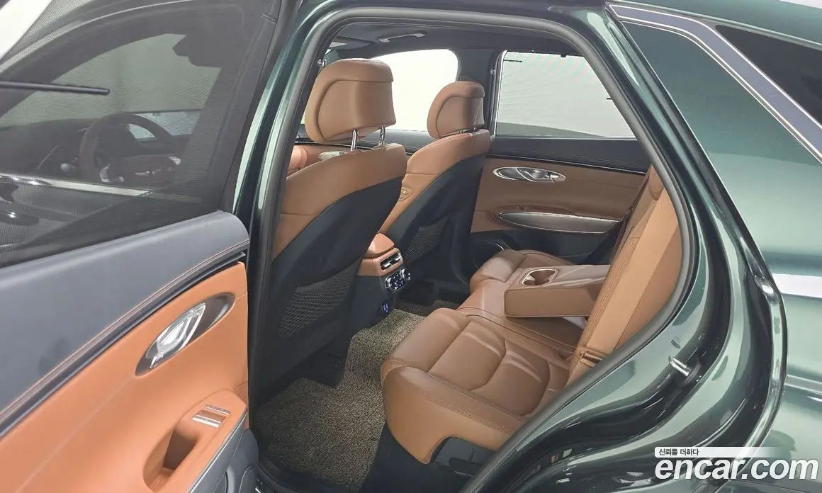 Genesis GV70 2023 2.5 автомат (гидро), фото 18 Genesis GV70 2023 2.5 автомат (гидро), фото 18