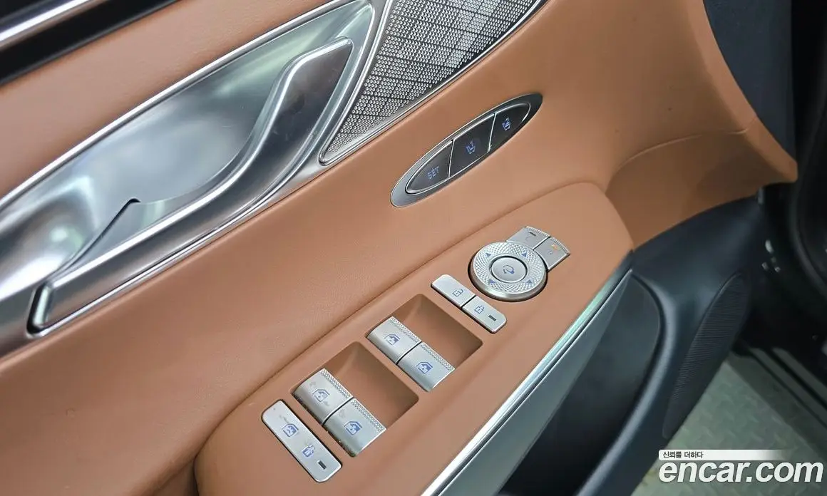 Genesis GV70 2023 2.5 автомат (гидро), фото 29 Genesis GV70 2023 2.5 автомат (гидро), фото 29