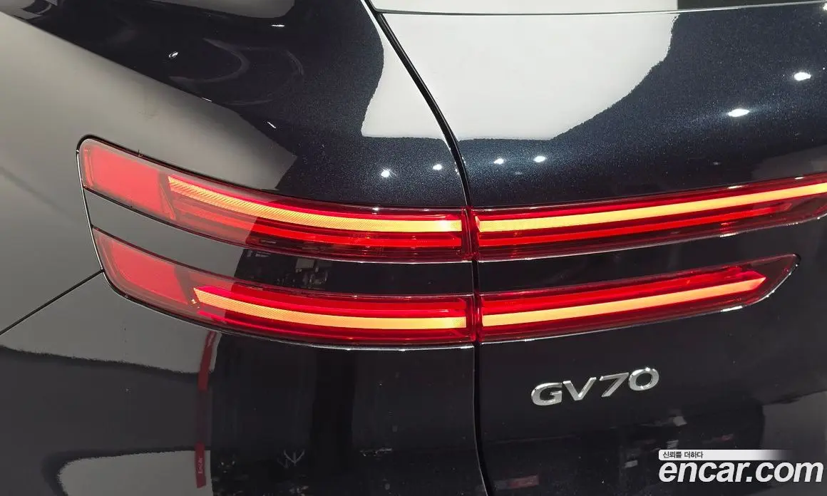 Genesis GV70 2024 2.5 автомат (гидро), фото 9 Genesis GV70 2024 2.5 автомат (гидро), фото 9